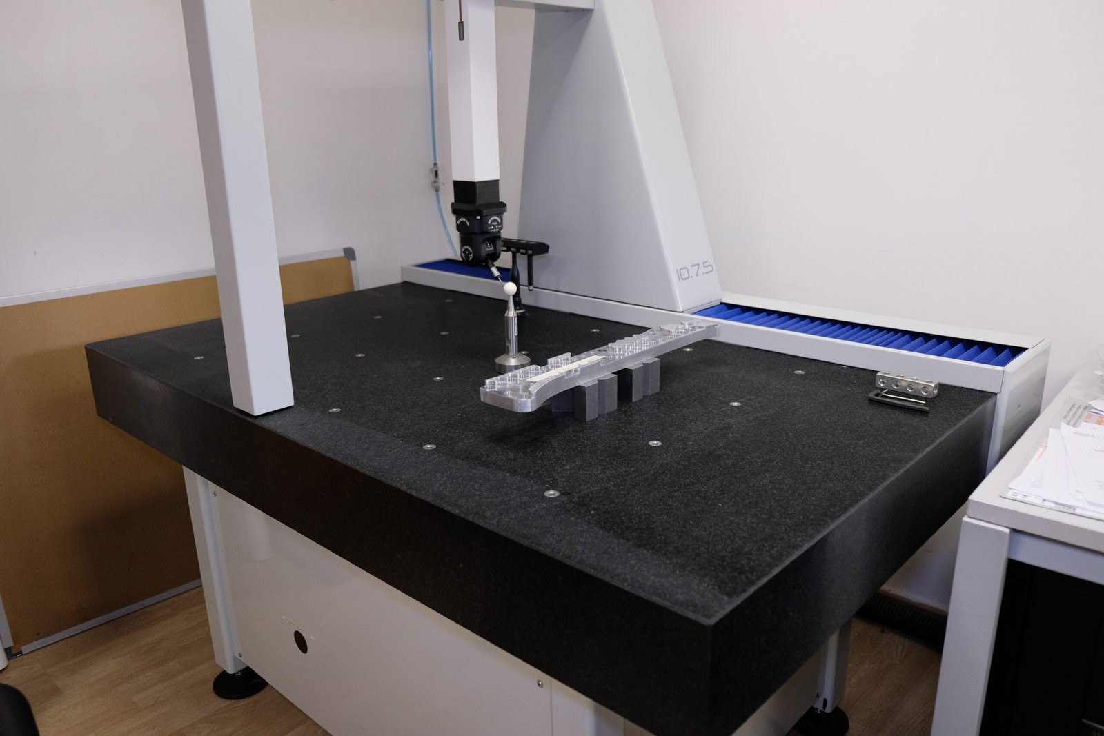 Tornitura CNC conto terzi su particolare meccanico